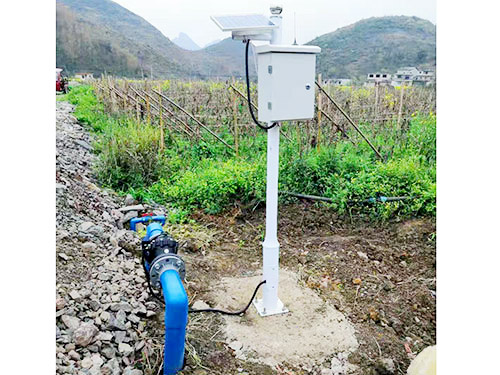 施肥機(jī)田間使用